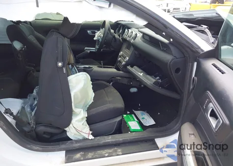 2021 Ford Mustang z USA, uszkodzony, nr VIN 1FA6P8TH3M5153895